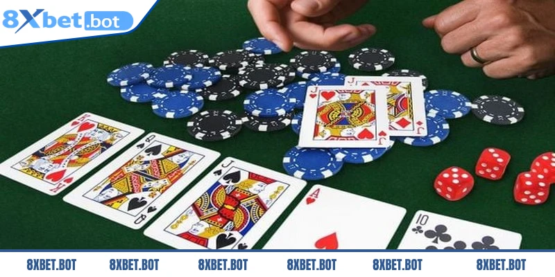 Luật chơi bài Poker quy định về các lựa chọn của người chơi